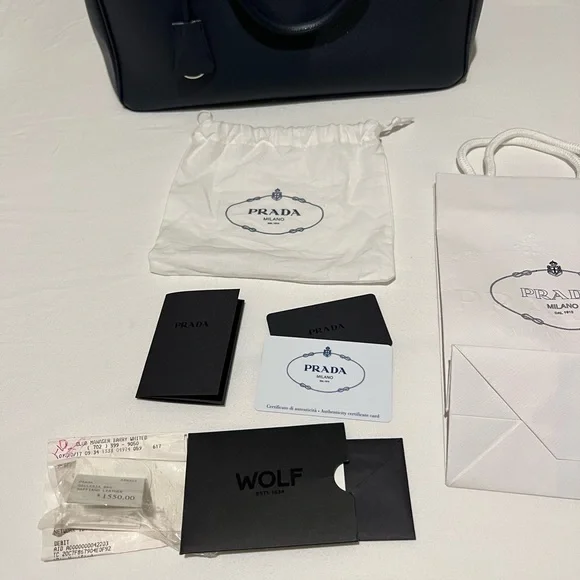 Prada Galleria Saffiano Leather Handbag - Authenticated - Picture 11 of 12